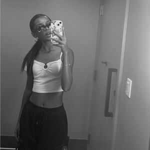 Meet your Posher, Kayla